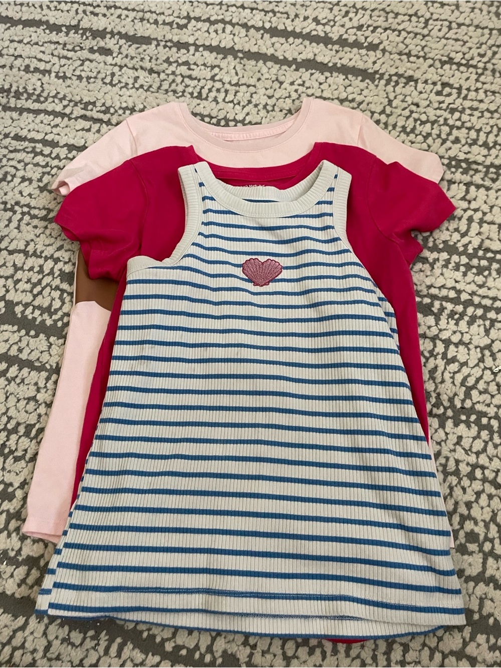 Girls Light Pink Short Sleeve Horse Graphic Tee with 3D Flower Accents
